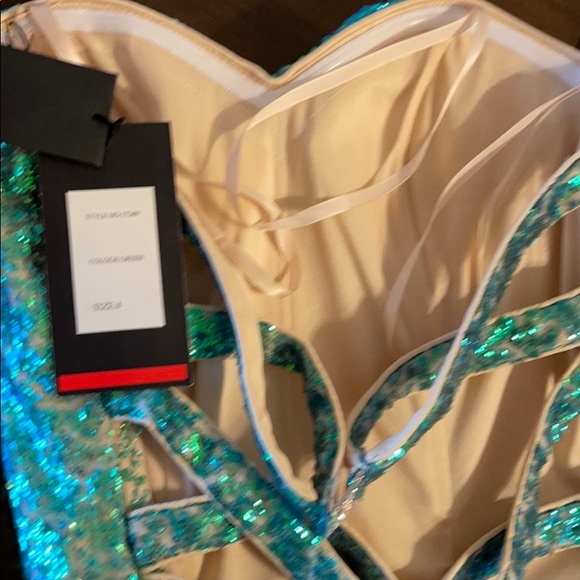 NWT La Femme mermaid strapless Dress Size 4 - Picture 13 of 16